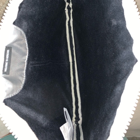 herschel supply co 12” laptop/tablet sleeve - Picture 3 of 3